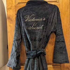 Victoria's Secret Plush Robe NWT